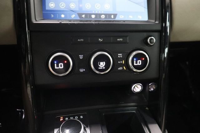 Used 2019 Land Rover Discovery SE image 26