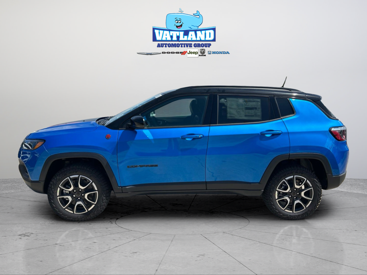 New 2026 Jeep Compass Trailhawk w/ Trailer Tow Group AWD/4WD image 2