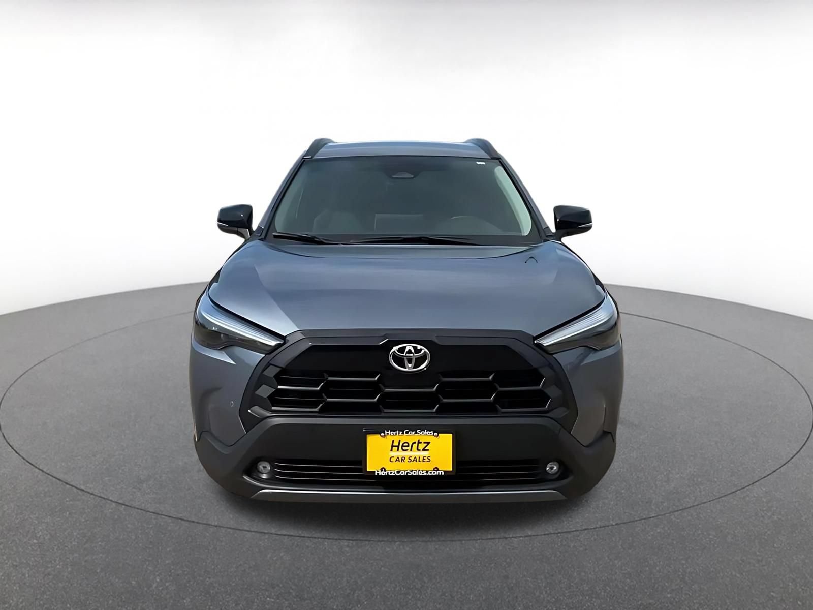 Used 2026 Toyota Corolla Cross XLE FWD image 4