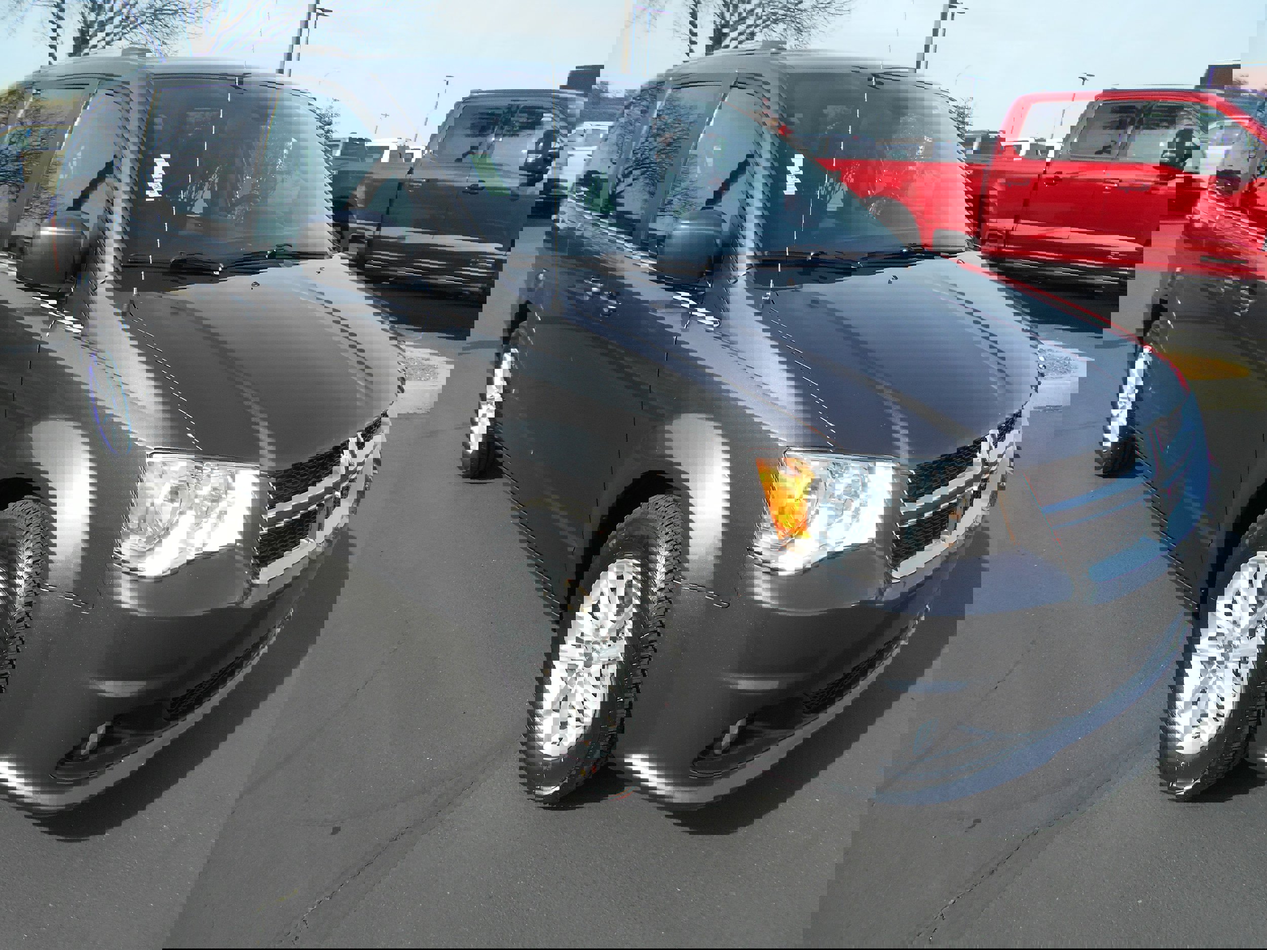 Used 2019 Dodge Grand Caravan SXT image 12