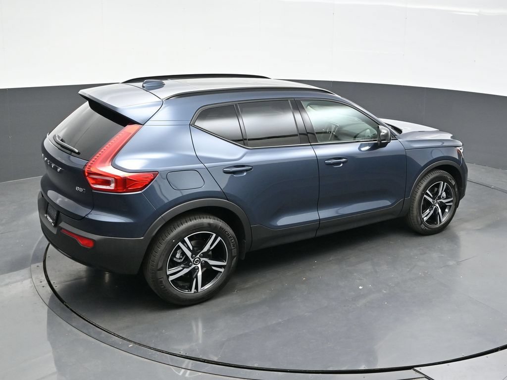 New 2026 Volvo XC40 B5 Core w/ Climate Package AWD/4WD image 35