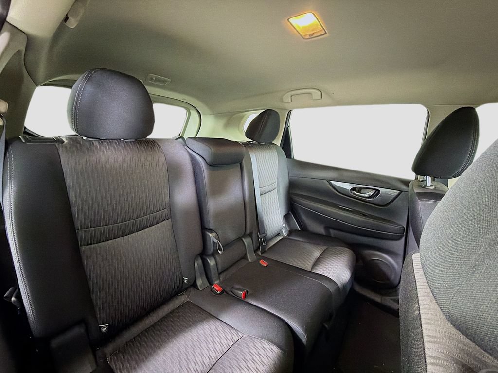 Used 2020 Nissan Rogue SV FWD image 26