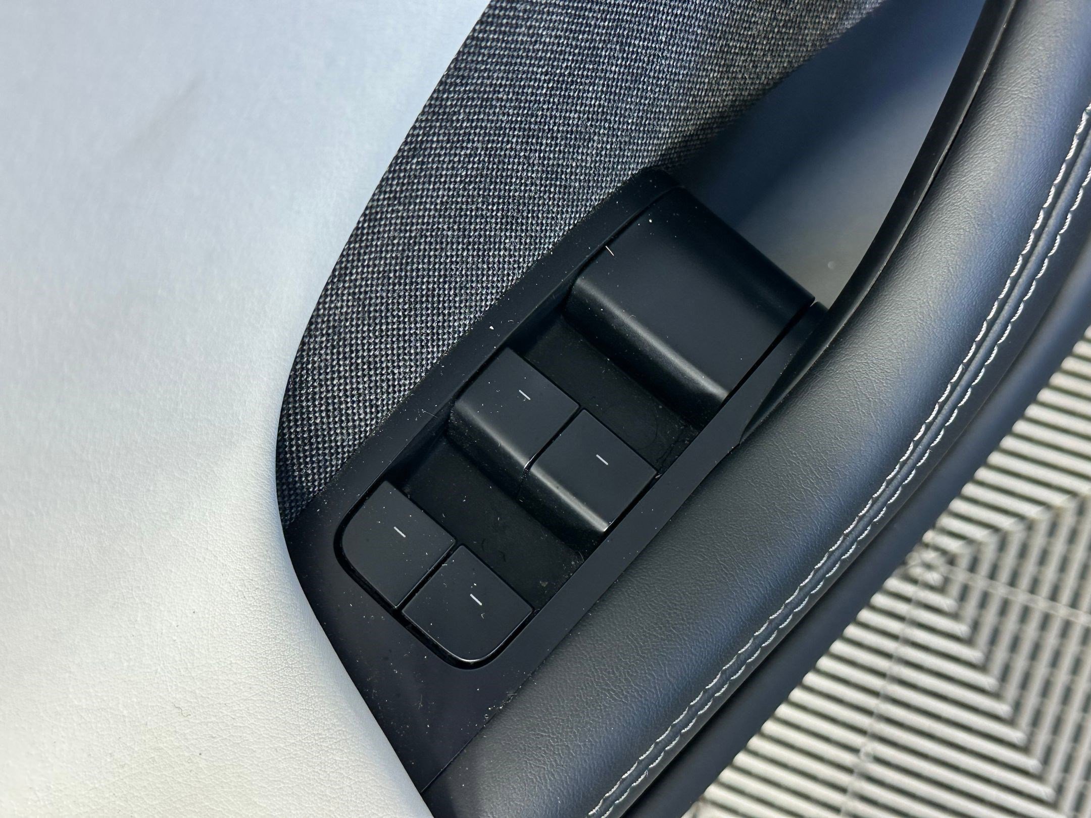 Used 2023 Tesla Model S Plaid image 17