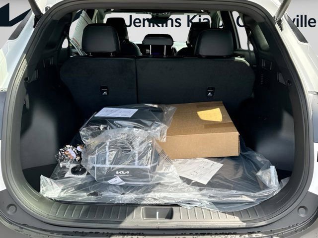 Used 2024 Kia Sportage X-Line w/ X-Line Premium Package image 8