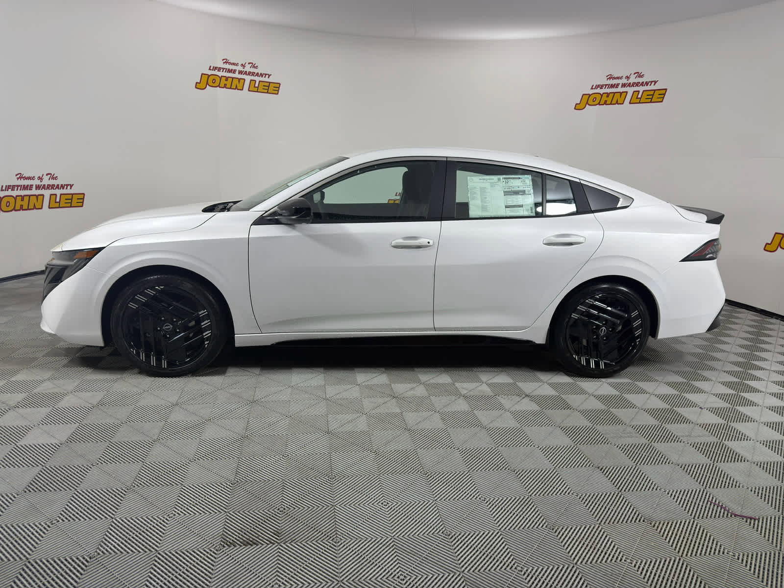 New 2026 Nissan Sentra SR w/ Floor Mat Package image 2