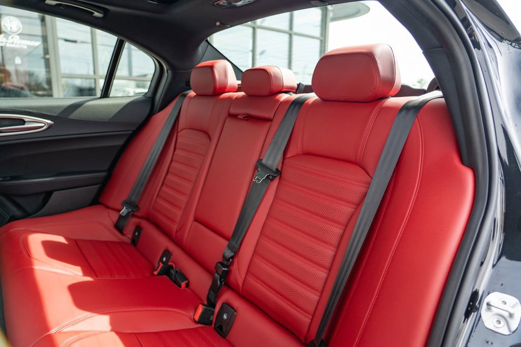 New 2025 Alfa Romeo Giulia w/ Veloce Package Rwd image 17