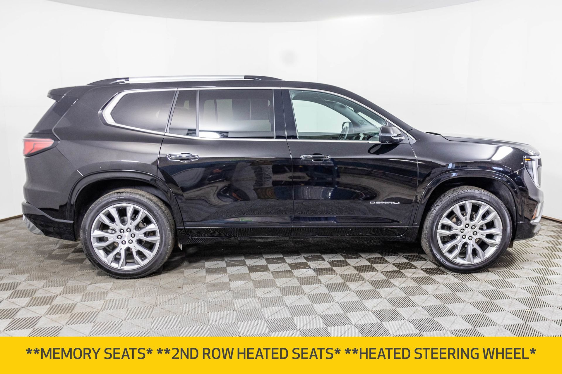 Used 2024 GMC Acadia Denali image 8