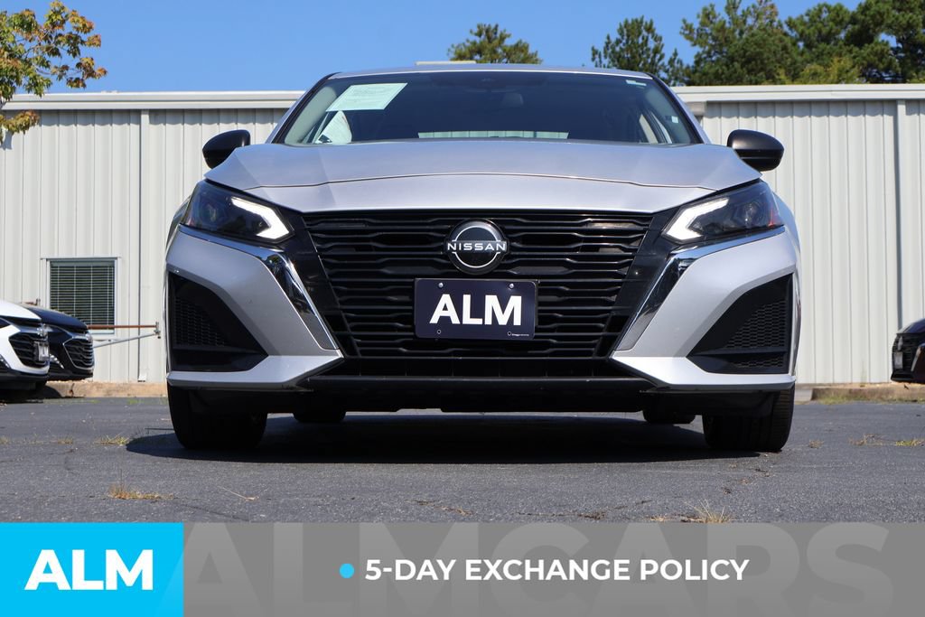 Used 2024 Nissan Altima 2.5 SV FWD image 3