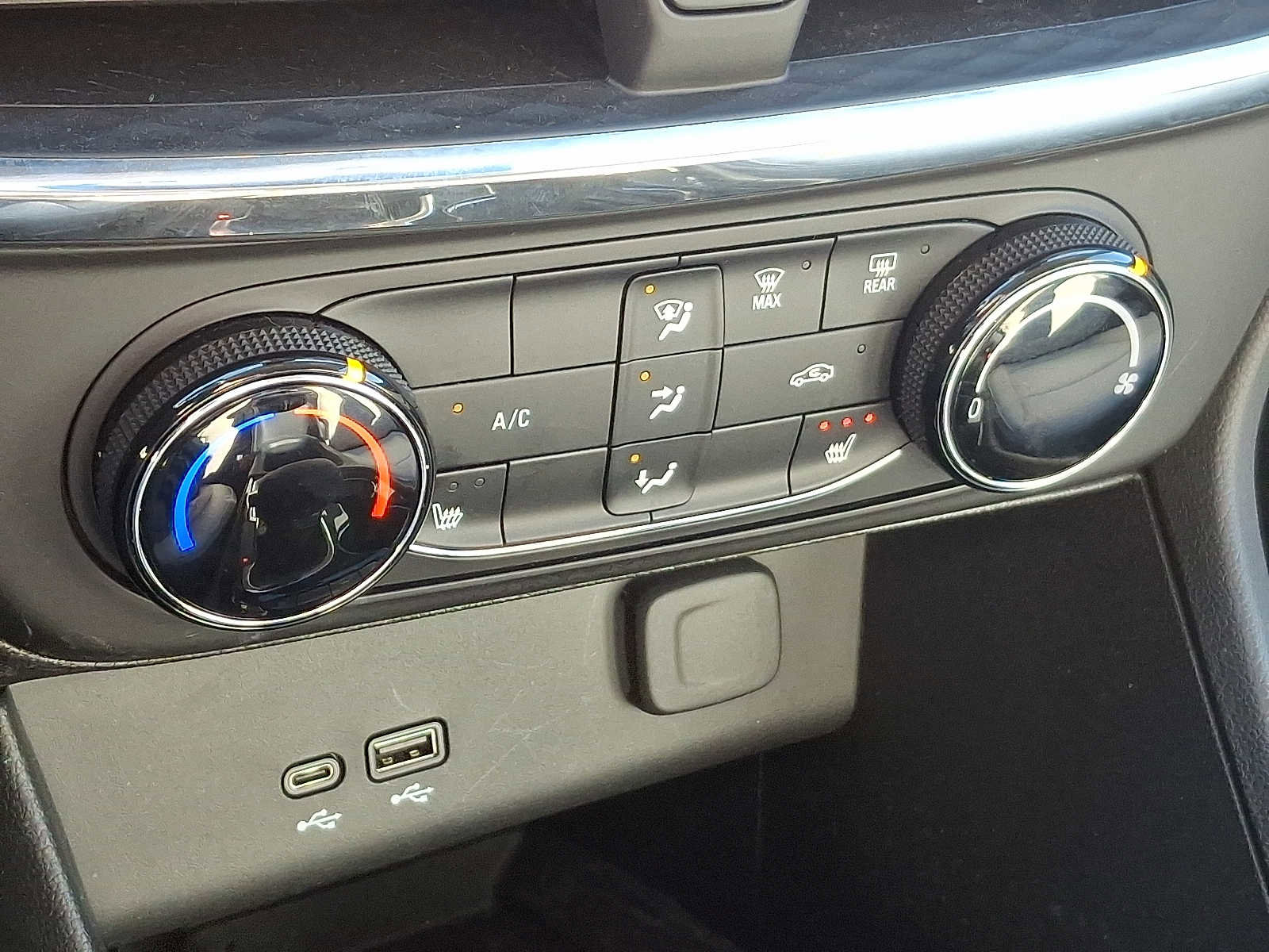 Used 2026 Buick Encore GX Preferred w/ Comfort Package image 17