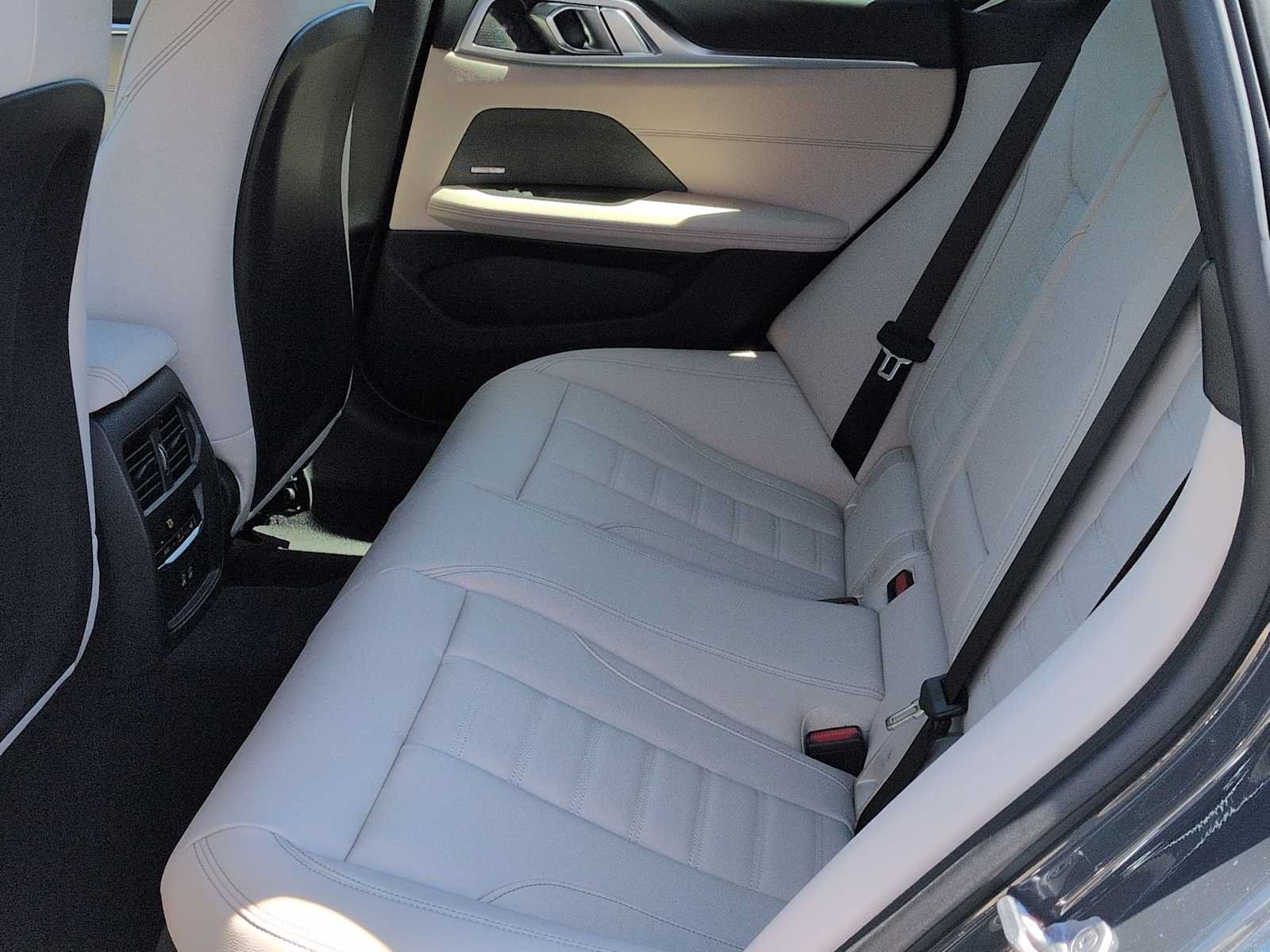New 2026 BMW 430i xDrive w/ M Sport Package AWD/4WD image 21