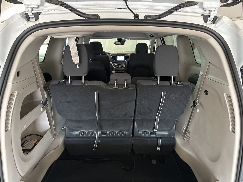 Used 2024 Chrysler Voyager LX FWD image 11