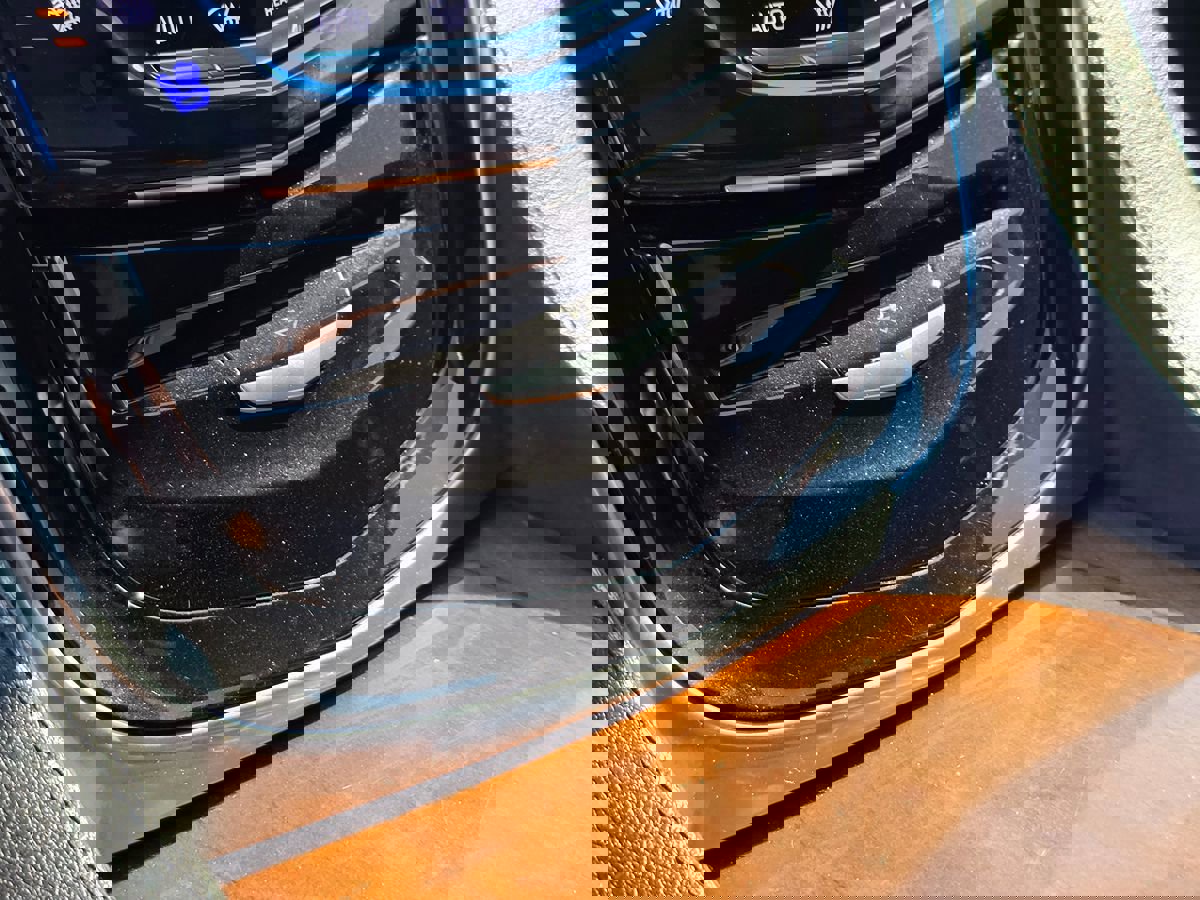 Used 2017 Cadillac Escalade Luxury image 36