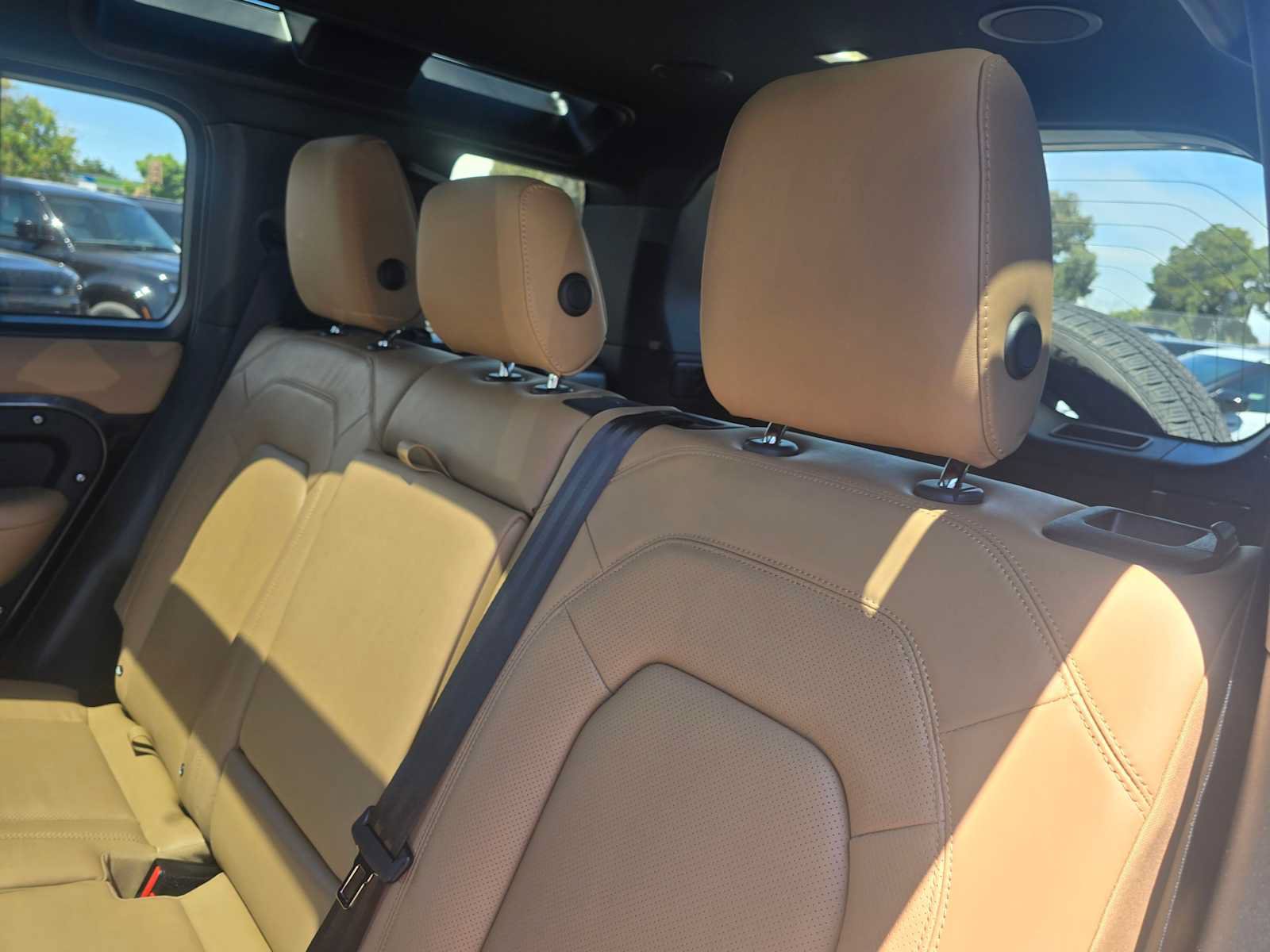 New 2026 Land Rover Defender 110 X-Dynamic SE AWD/4WD image 17