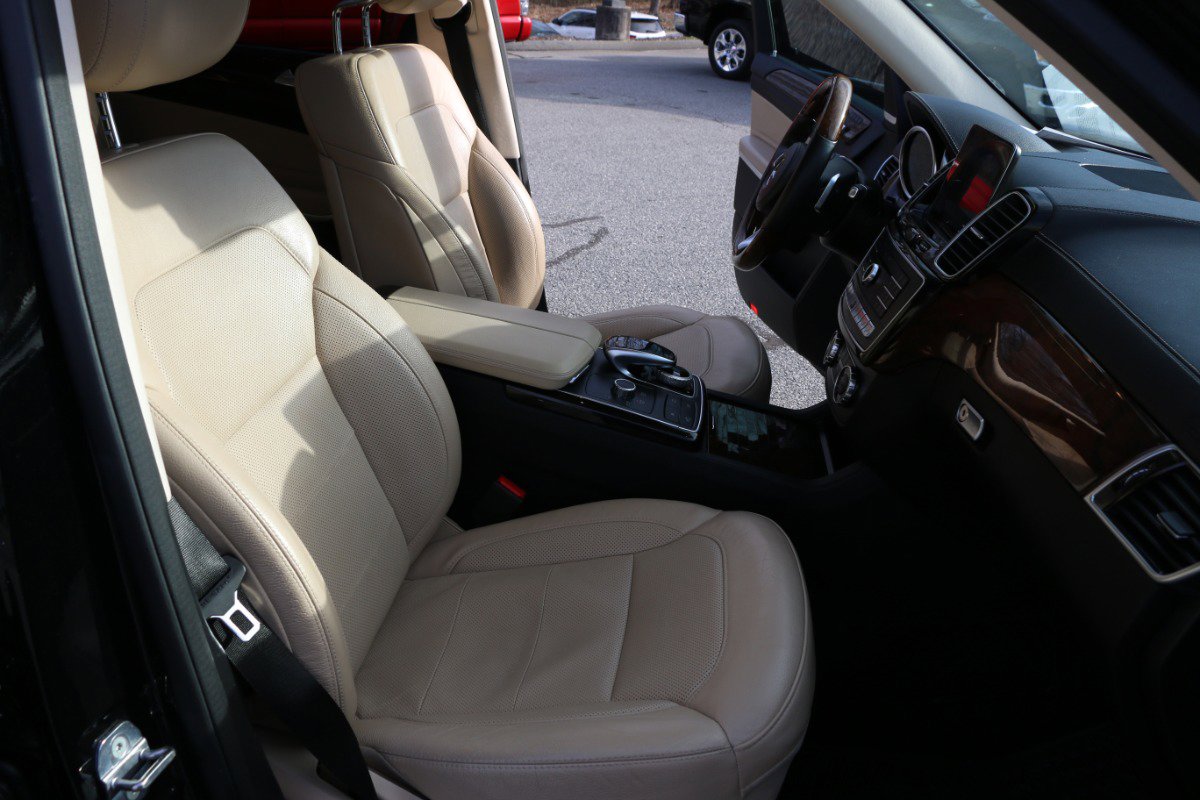 Used 2019 Mercedes-Benz GLS 550 4MATIC image 28