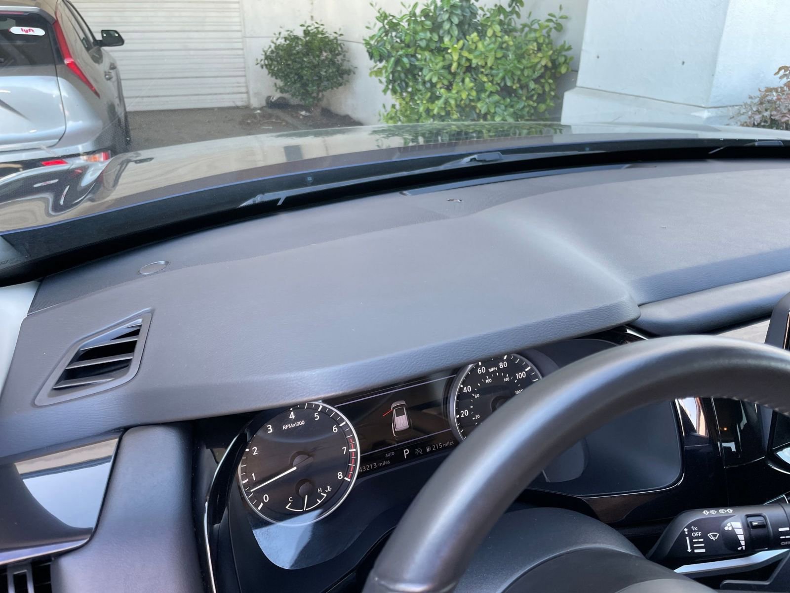 Used 2025 Nissan Pathfinder SV image 37