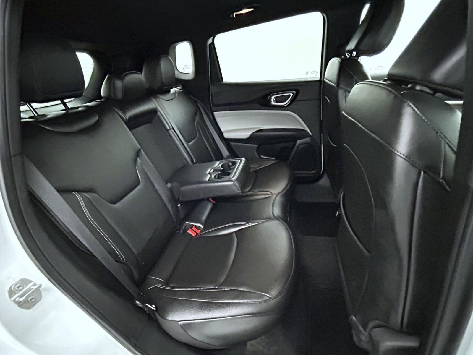 Certified 2025 Jeep Compass Limited AWD/4WD image 18
