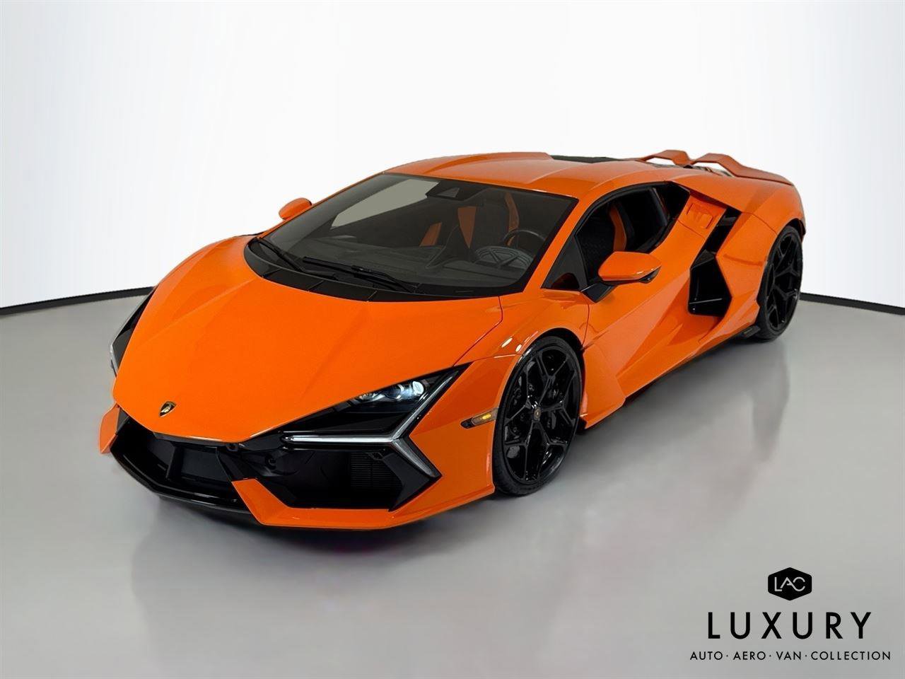 Used 2024 Lamborghini Revuelto image 4