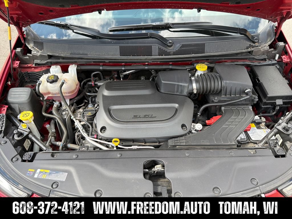 Used 2025 Chrysler Pacifica Select FWD image 28