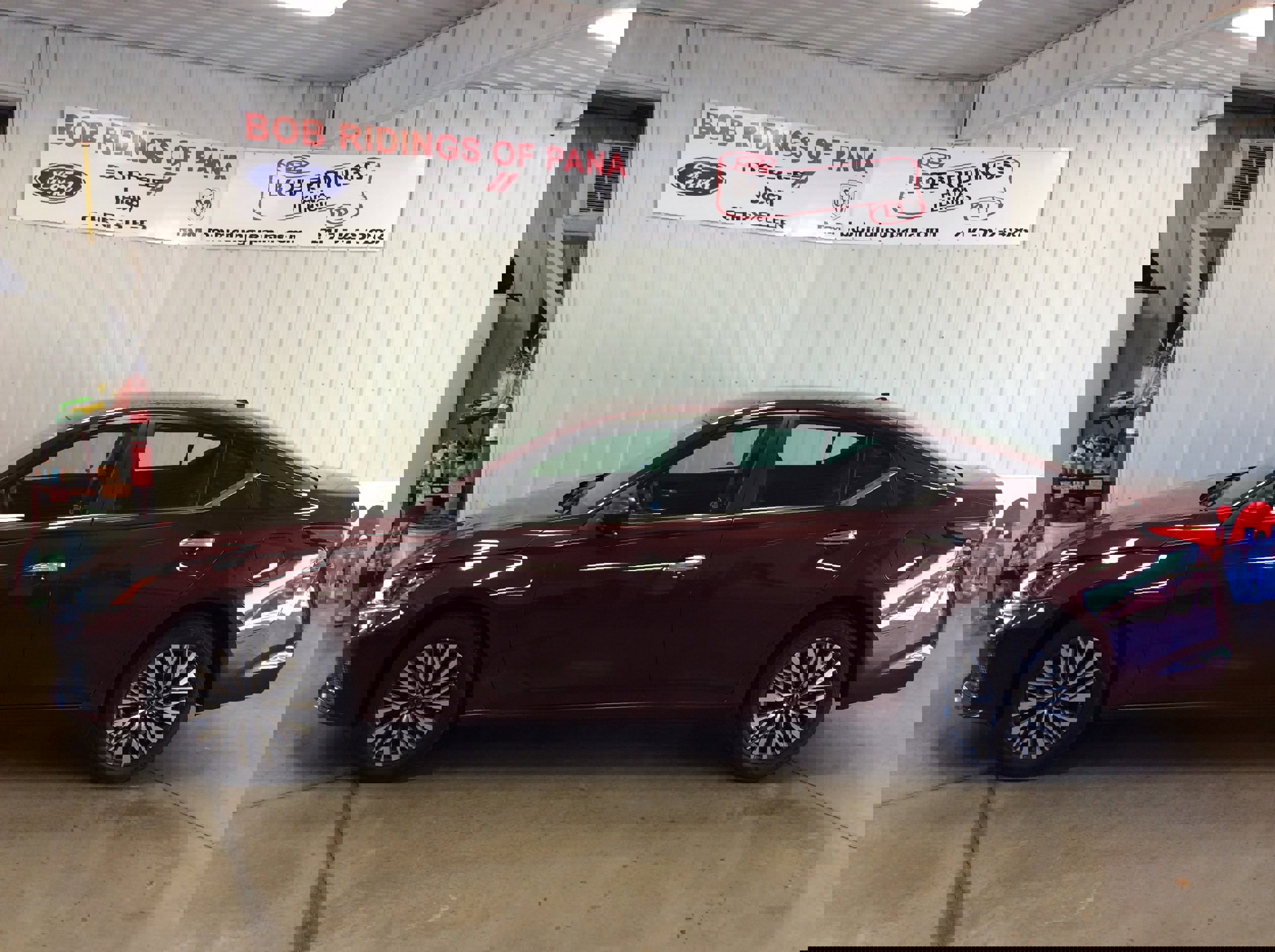 Used 2024 Nissan Altima 2.5 SV image 2