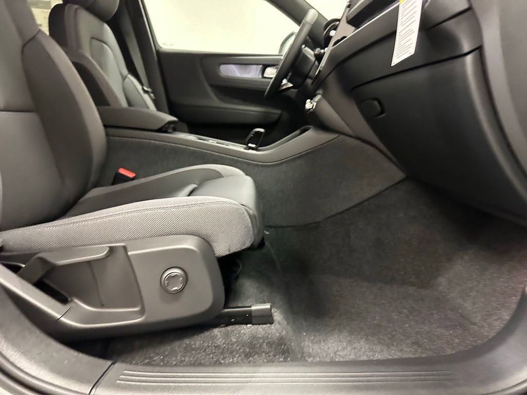 Certified 2024 Volvo XC40 Recharge Core w/ Protection Package Premier image 16