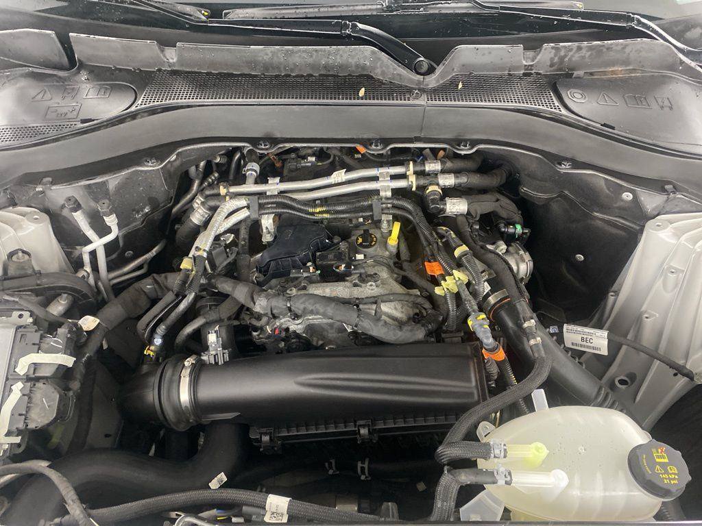 Used 2025 Ford Explorer Active AWD/4WD image 16