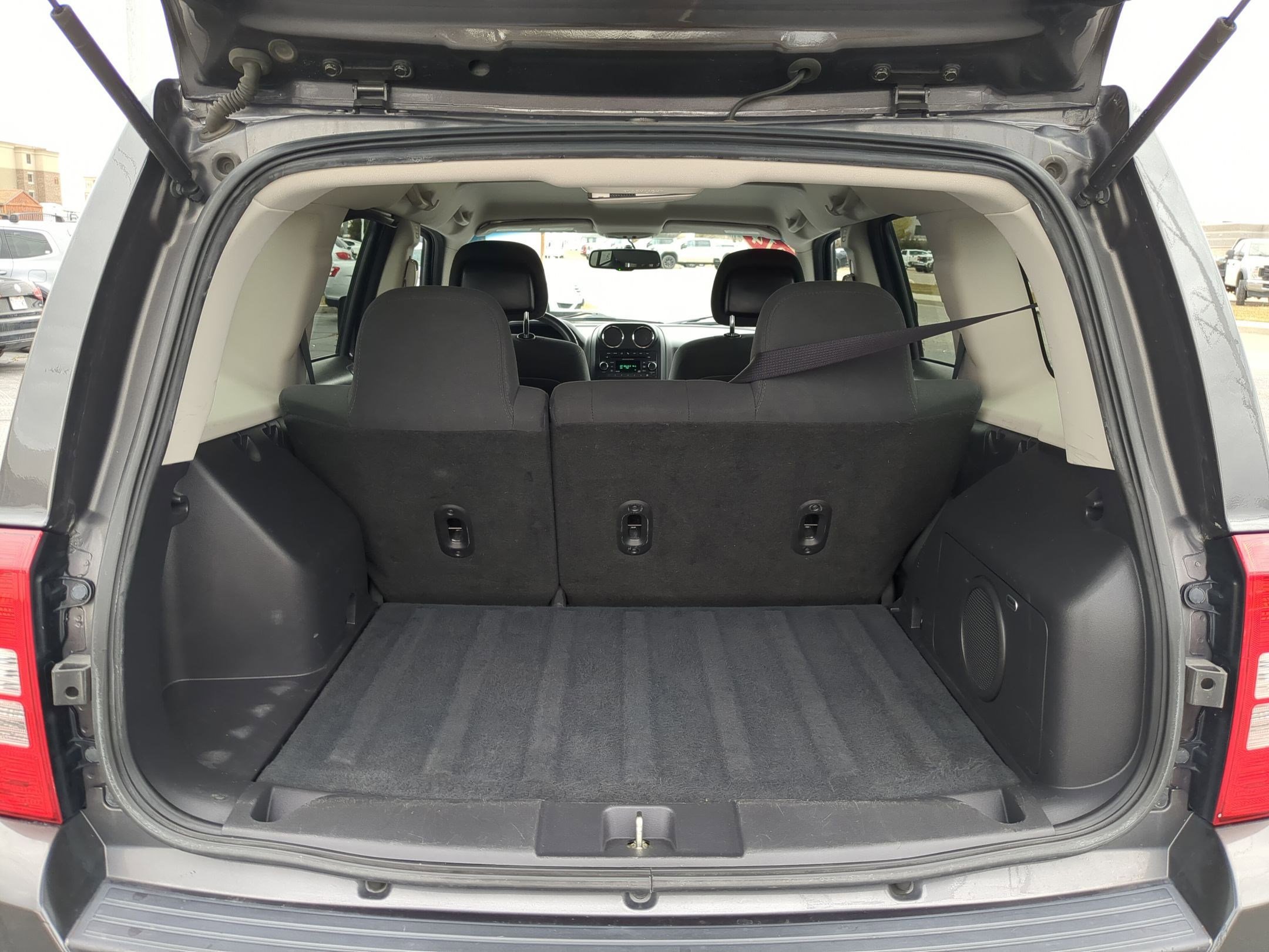 Used 2014 Jeep Patriot Latitude w/ All Weather Capability Group image 20