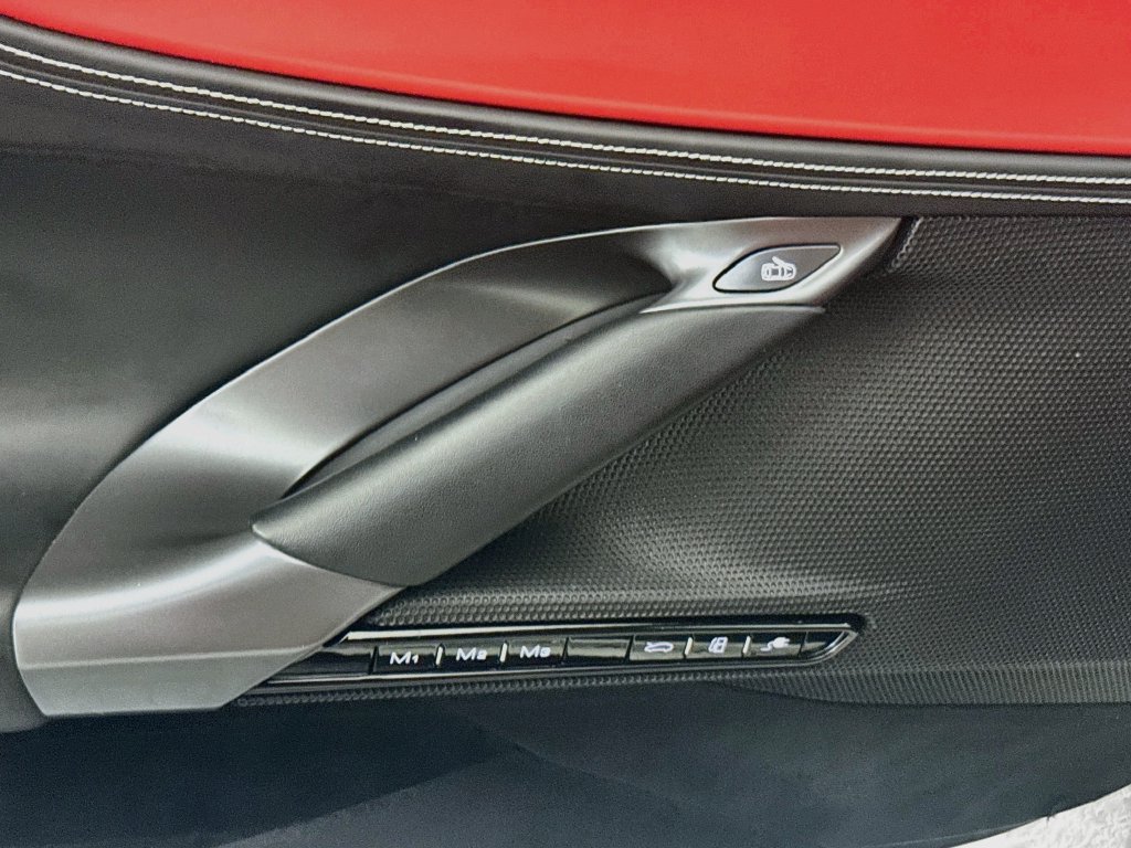 Used 2022 Ferrari SF90 Stradale AWD/4WD image 18