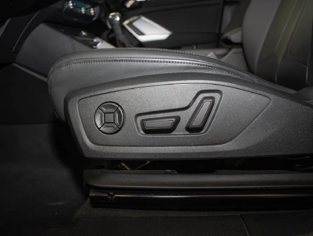 Used 2022 Audi Q3 2.0T Premium w/ Convenience Package AWD/4WD image 15