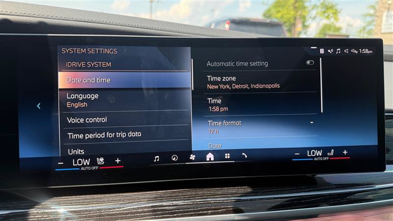 Used 2025 BMW 750e xDrive w/ Executive Package AWD/4WD image 37