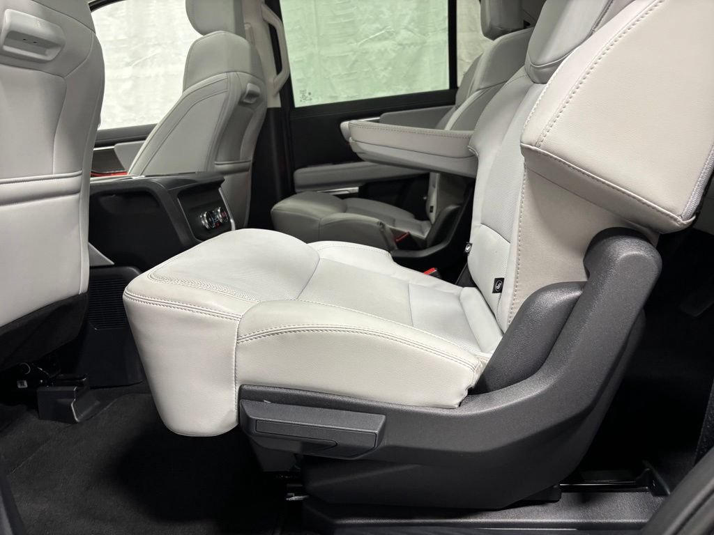 Used 2025 Ford Expedition Platinum AWD/4WD image 42