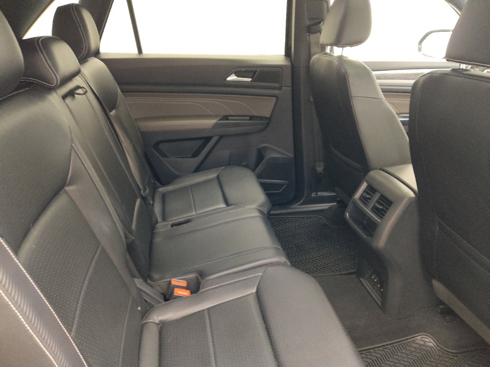 Used 2021 Volkswagen Atlas Cross Sport SE w/ Panoramic Sunroof Package FWD image 19