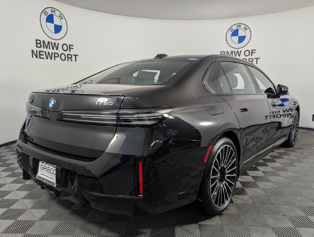 New 2027 BMW i7 xDrive60 w/ M Sport Professional Package AWD/4WD image 6