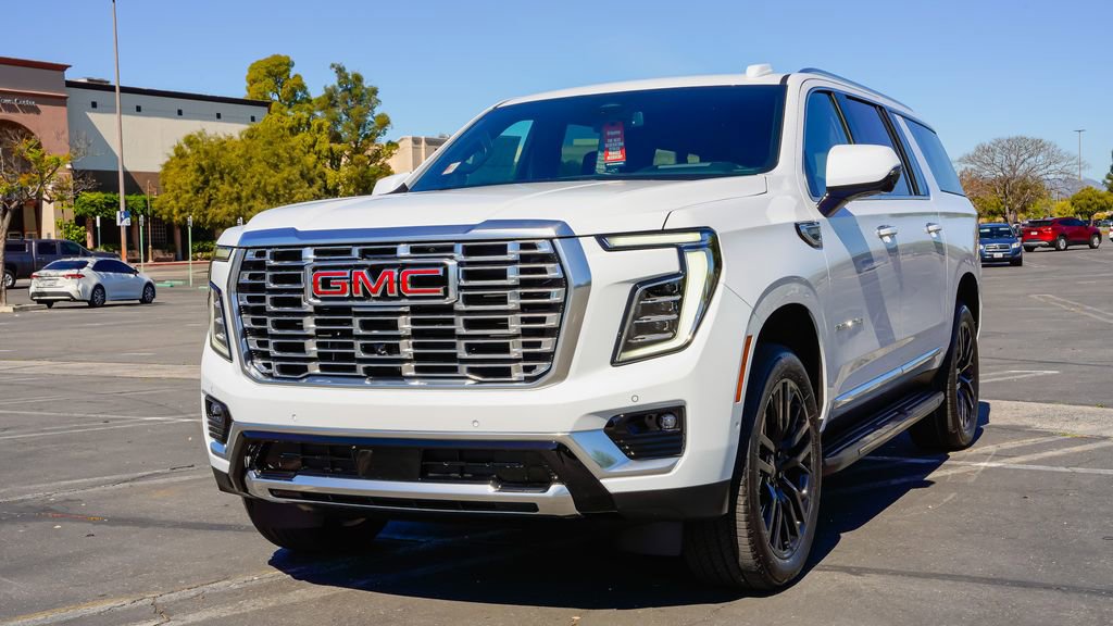 New 2026 GMC Yukon XL Denali image 2