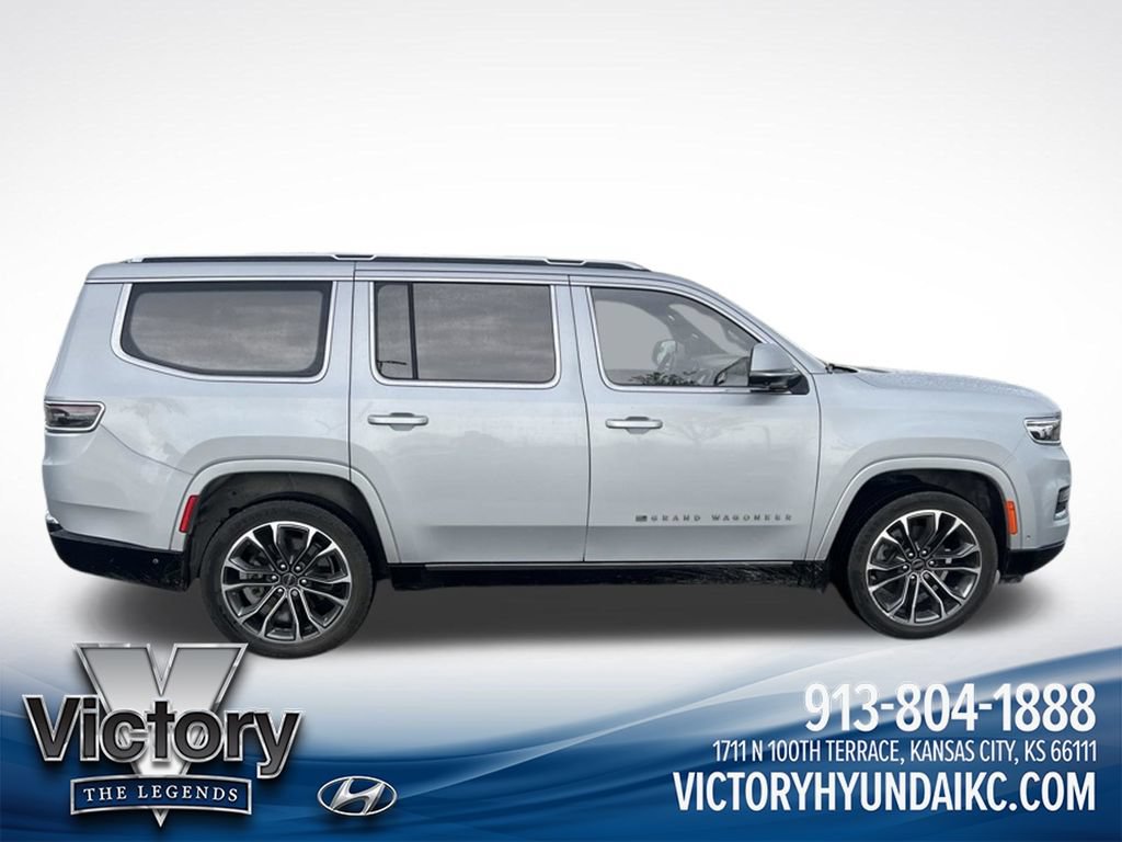 Used 2022 Jeep Grand Wagoneer Series III w/ Rear Seat Video Group 1 AWD/4WD image 6