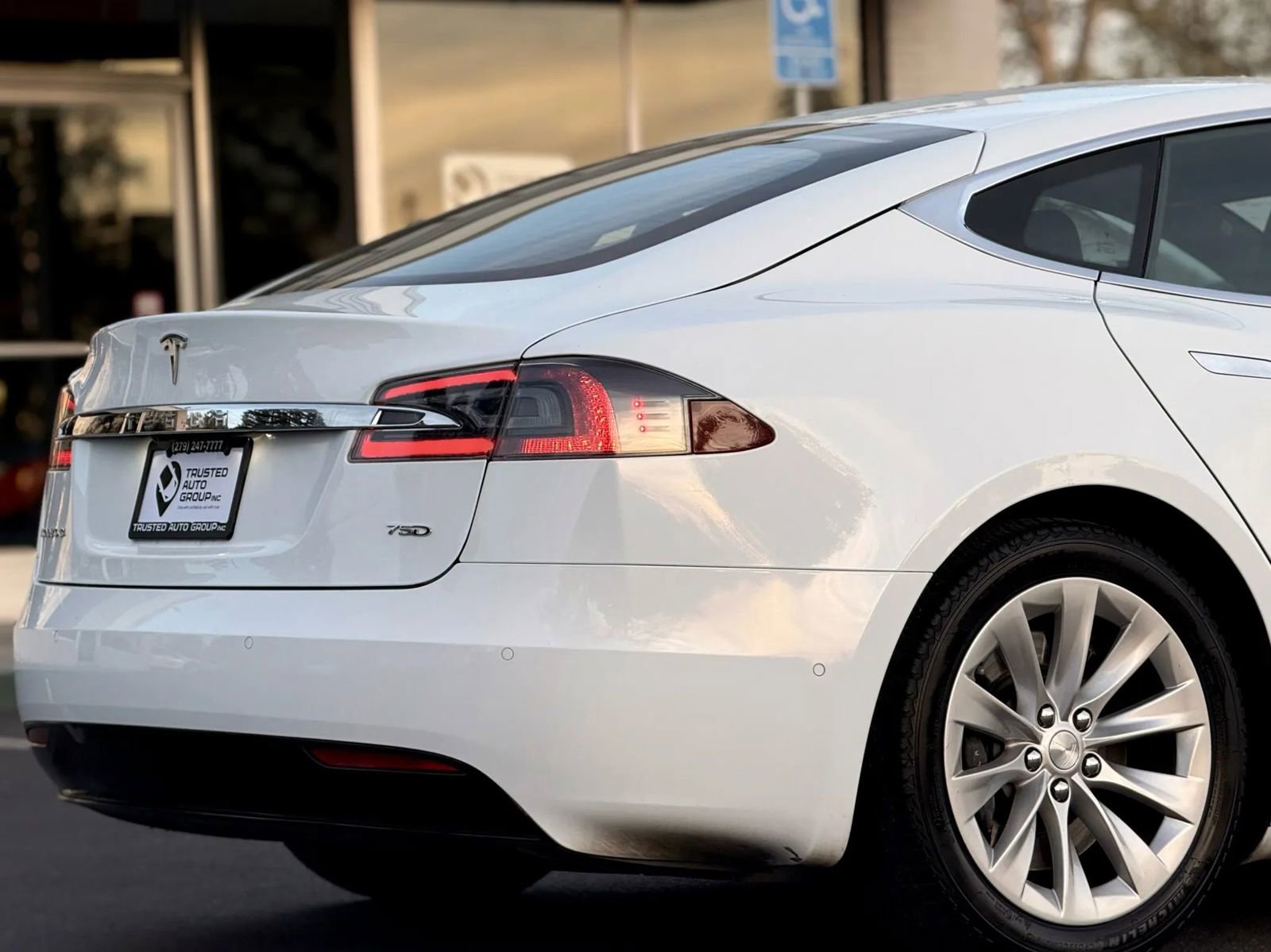 Used 2016 Tesla Model S 75D image 9