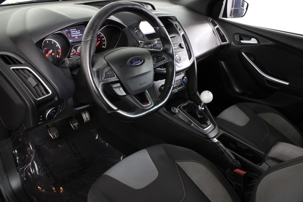 Used 2015 Ford Focus ST image 18