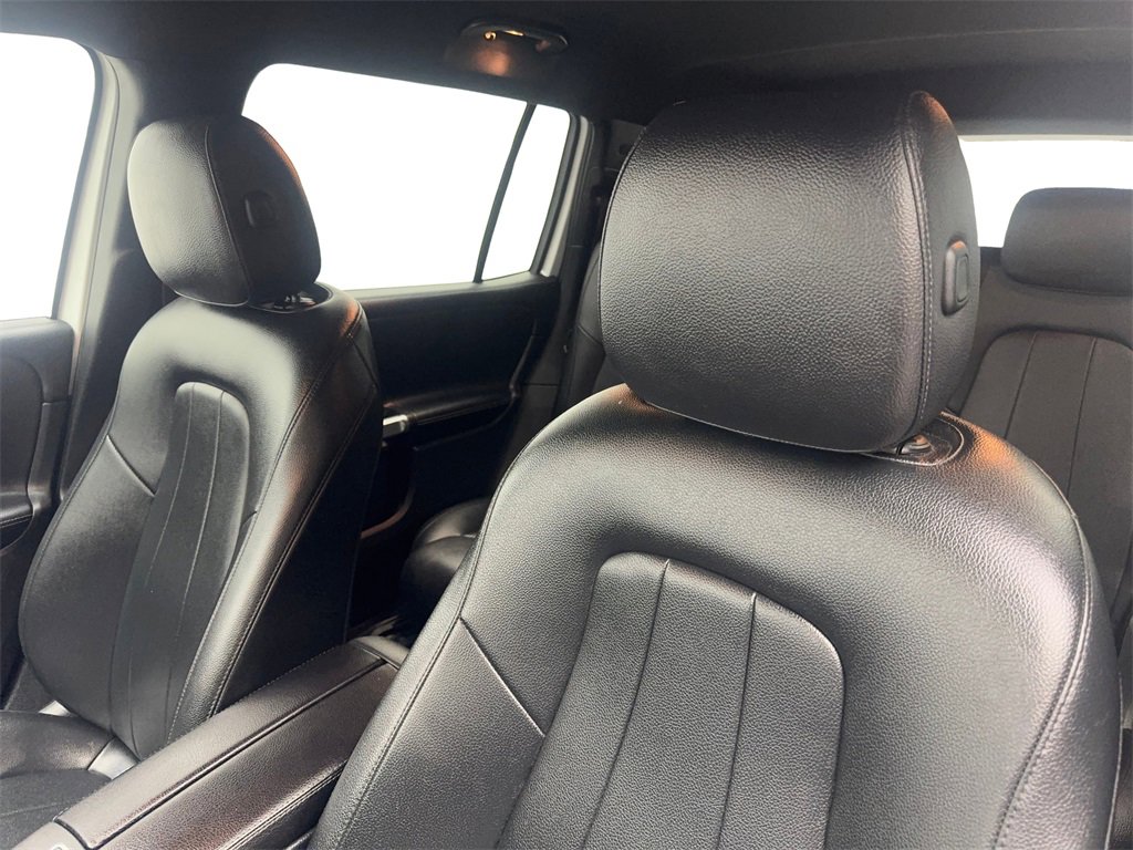 Used 2022 Mercedes-Benz GLB 250 w/ Premium Package Lite image 26