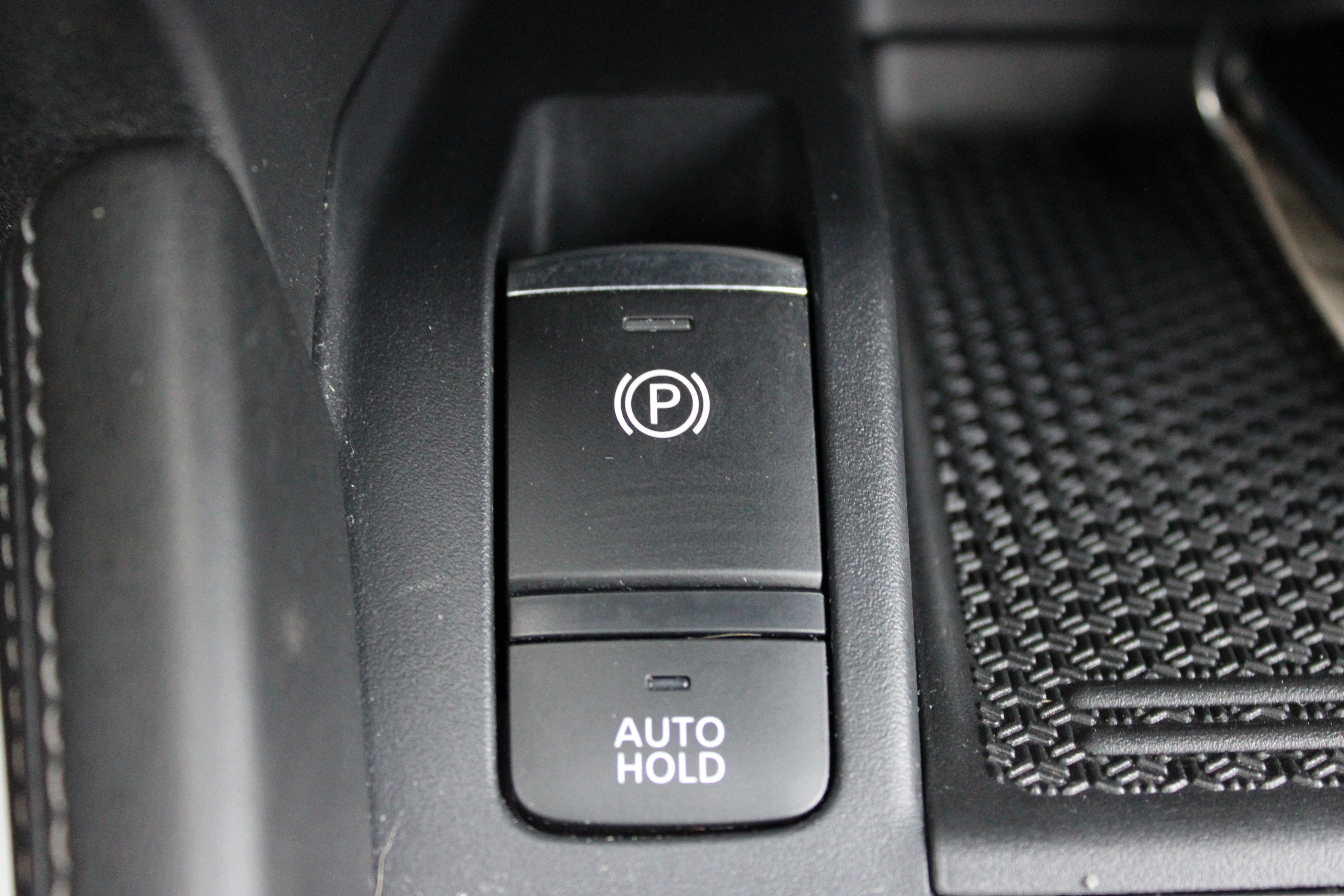 Certified 2024 Nissan Kicks SV image 16