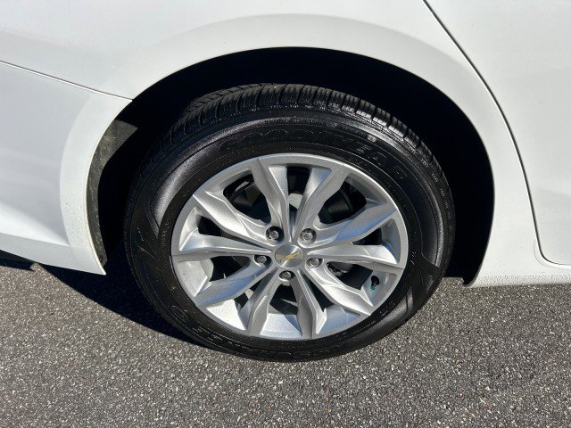 Used 2023 Chevrolet Malibu LT image 12