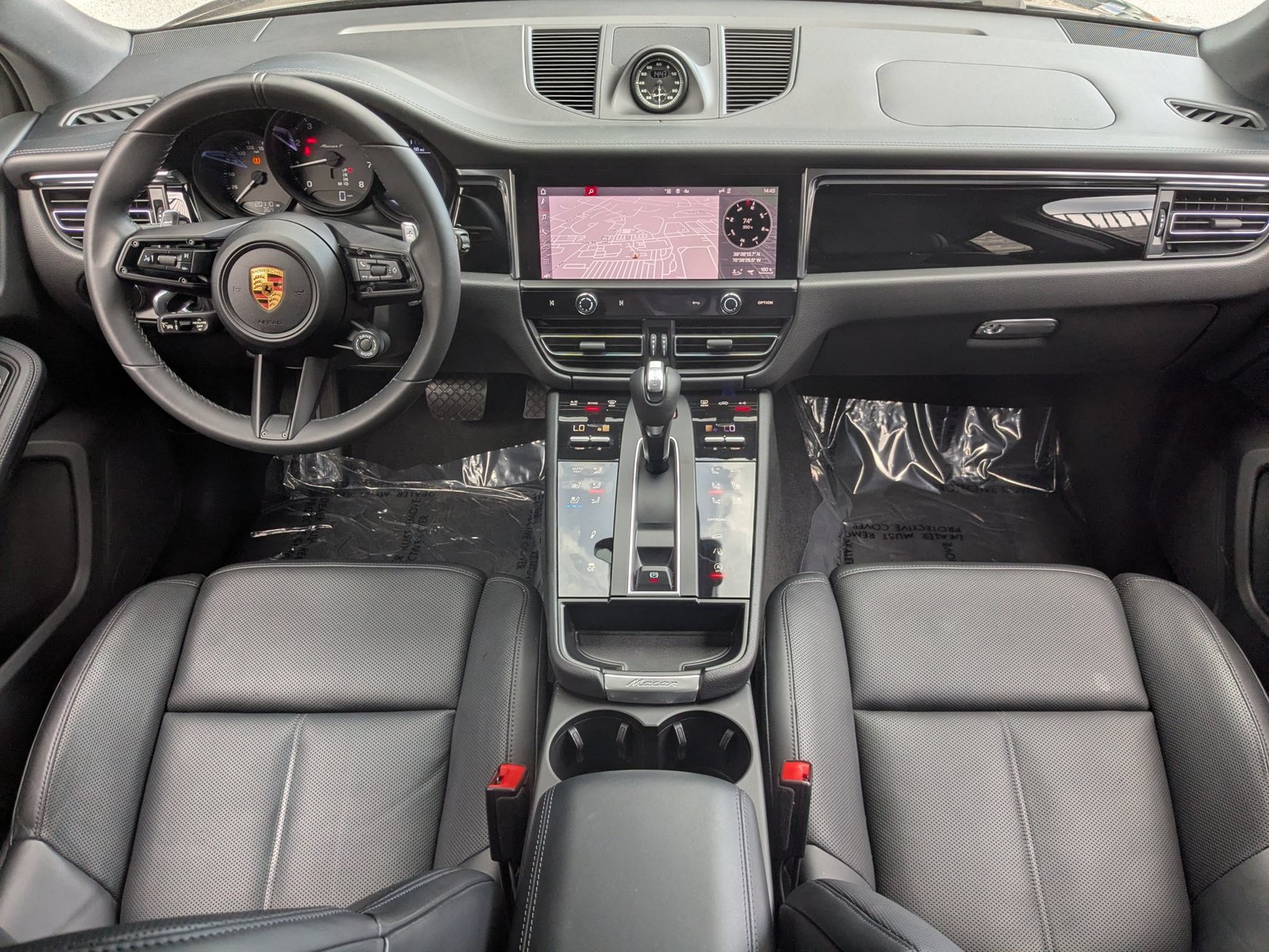 Certified 2023 Porsche Macan Turbo AWD/4WD image 23