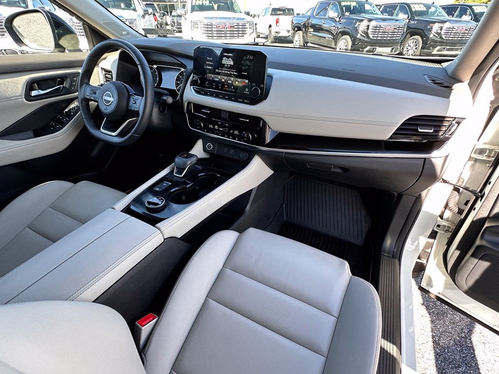 Used 2023 Nissan Rogue SL w/ SL Premium Package AWD/4WD image 14