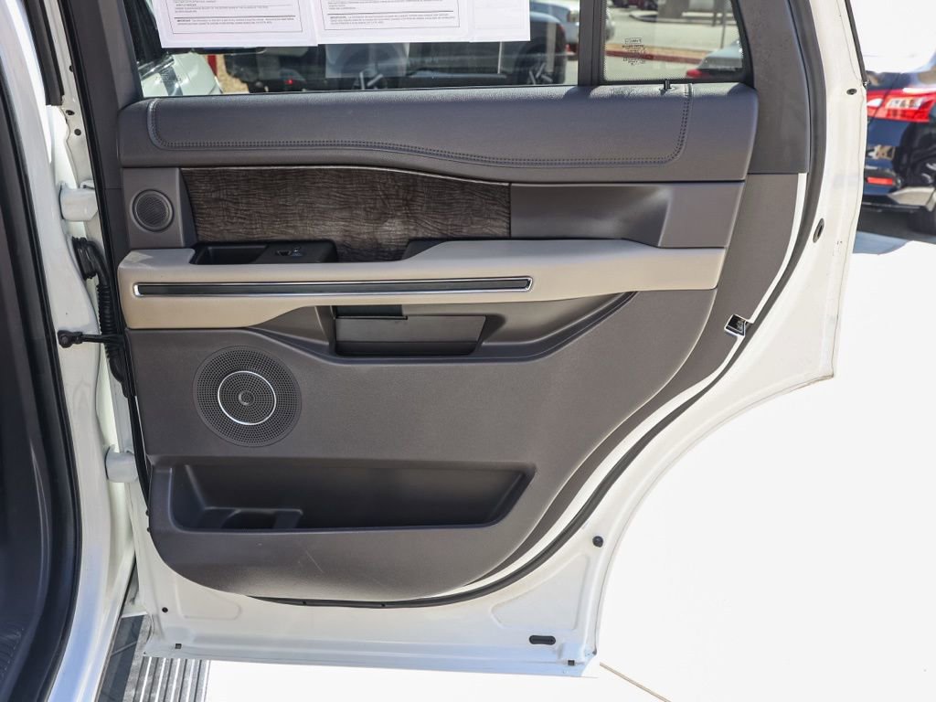 Used 2020 Ford Expedition Limited image 19