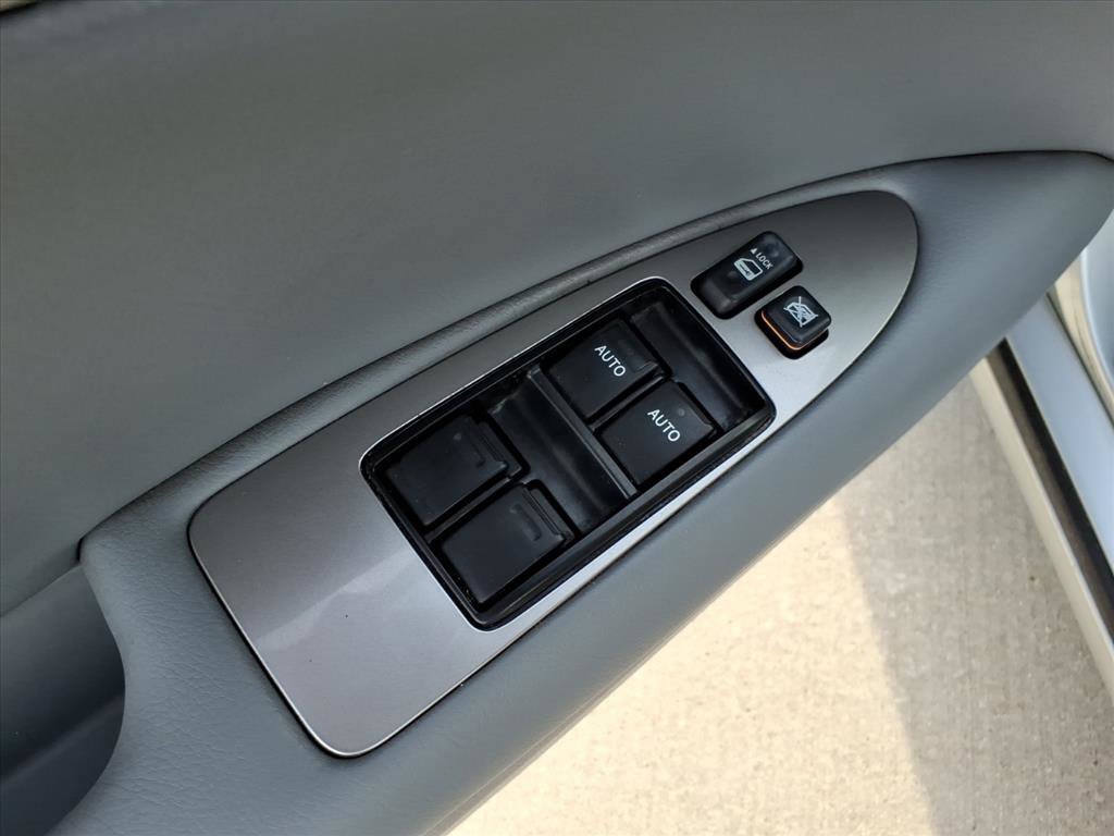 Used 2006 Toyota Avalon Limited image 21