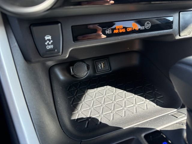 Used 2025 Toyota RAV4 XLE image 34