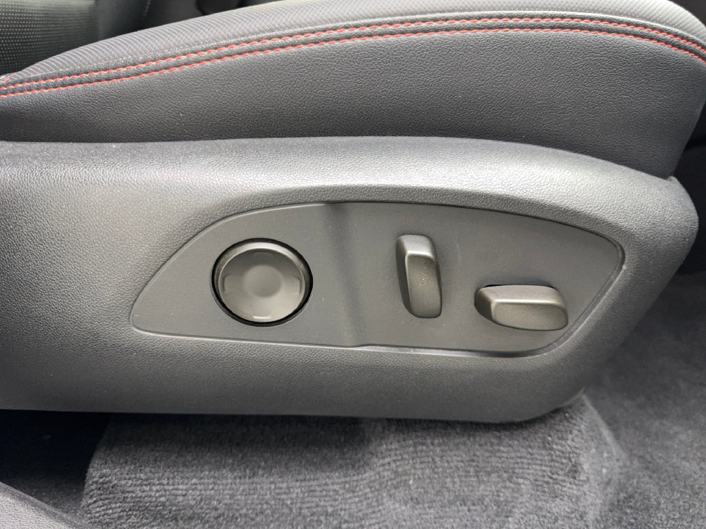 Used 2024 Chevrolet Traverse RS FWD image 52