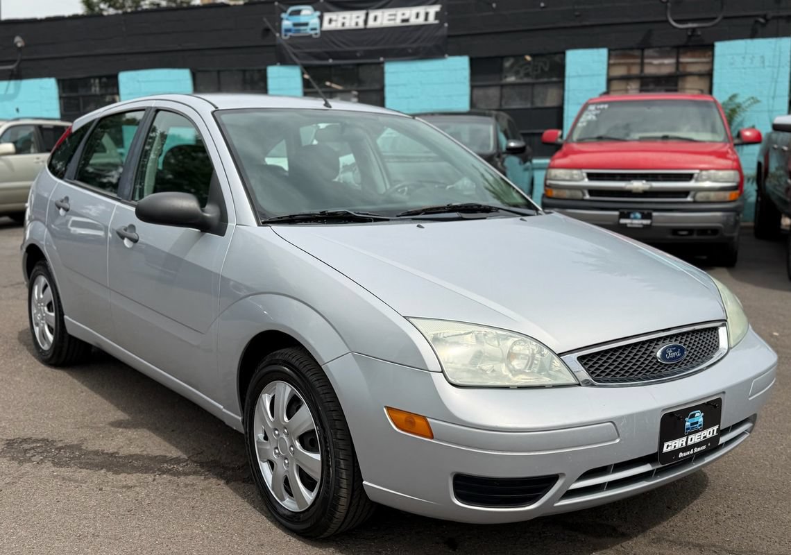 Used 2006 Ford Focus ZX5 Hatchback FWD video 1