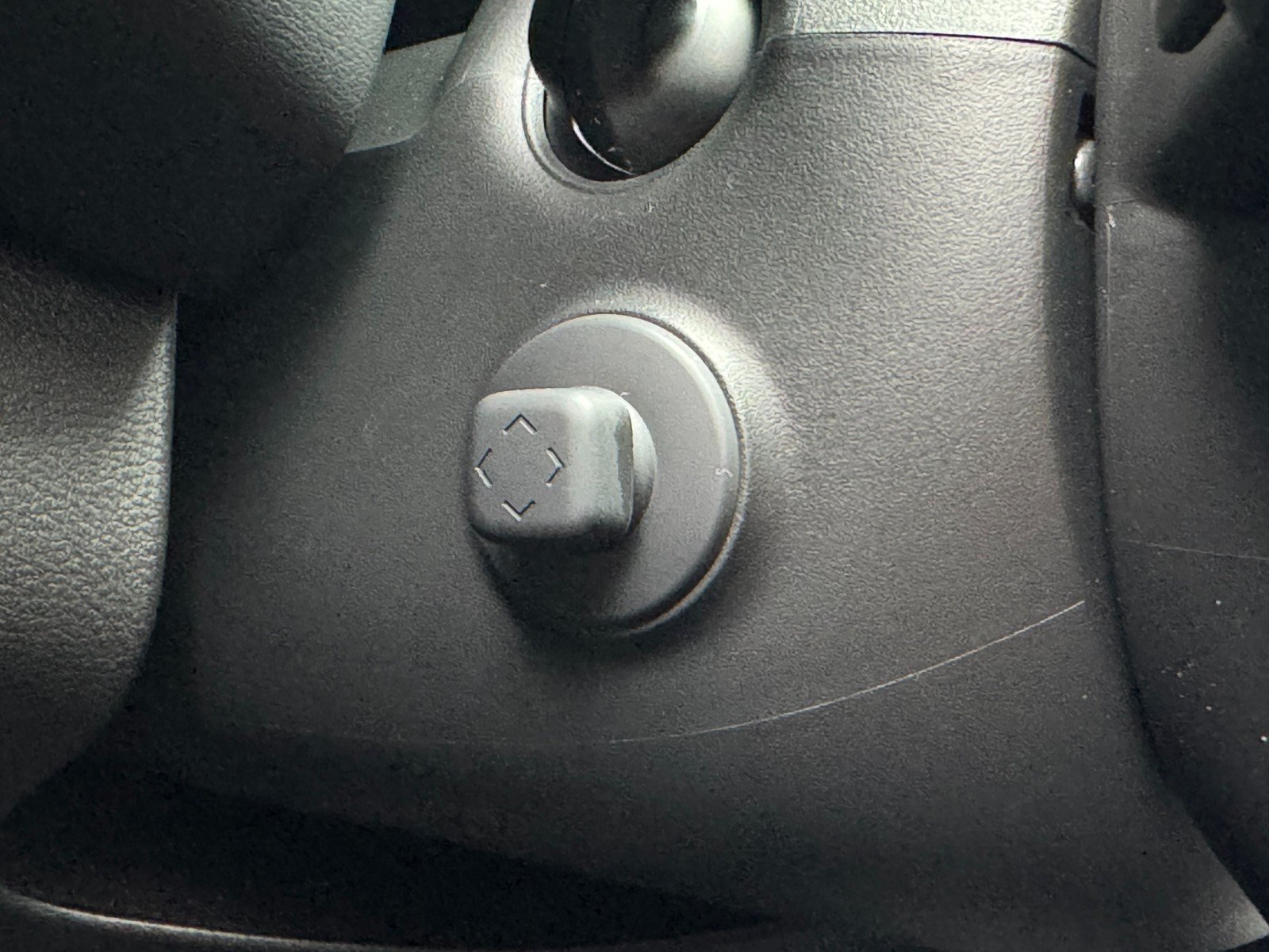 Used 2024 Nissan Pathfinder Platinum FWD image 19
