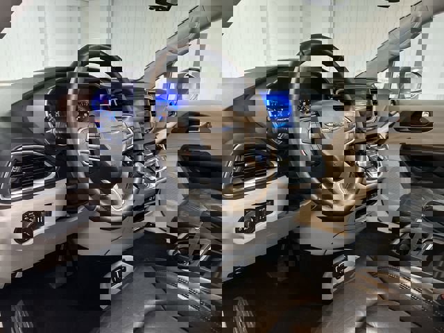 Used 2017 Chrysler Pacifica Touring-L w/ Tire & Wheel Group image 10