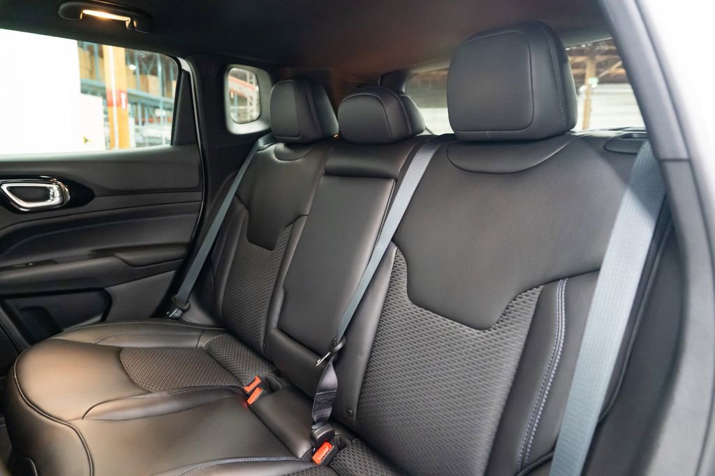 New 2026 Jeep Compass Latitude image 25