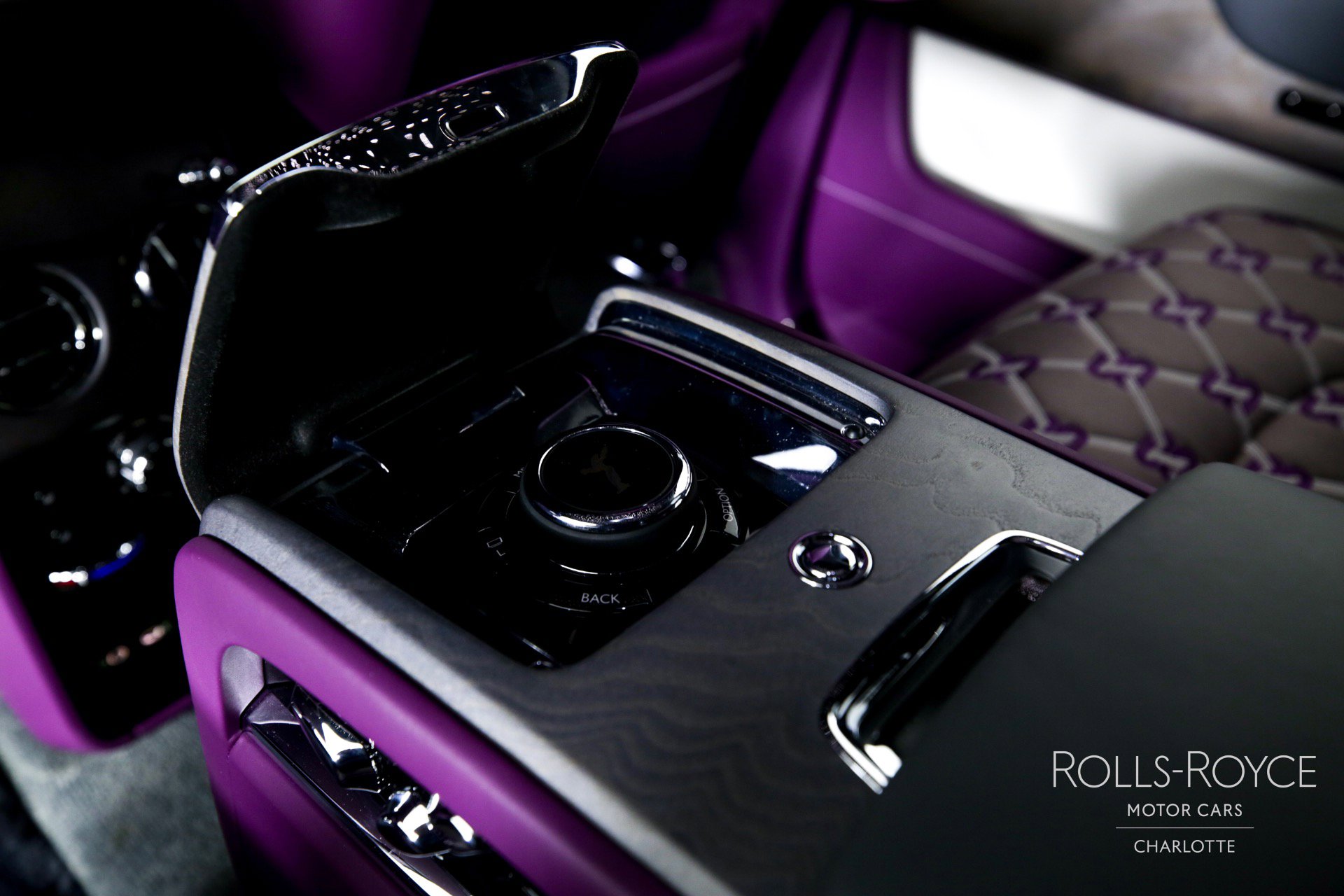 Used 2025 Rolls-Royce Cullinan image 21
